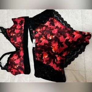 Torrid bra size 2 panty size 2 selling brand new.Lose weight can’t fit